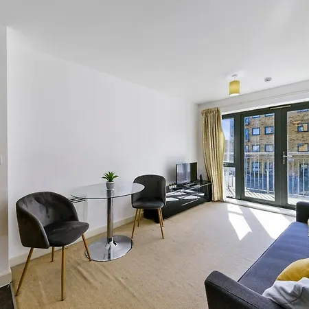 Luxe 1 Bed Flat 5 Mins To Stratford - Free Parking Apartment London Exterior photo