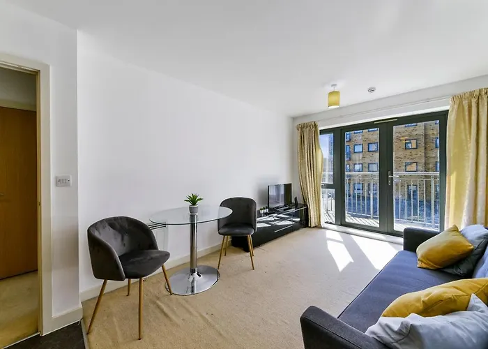 Luxe 1 Bed Flat 5 Mins To Stratford - Free Parking