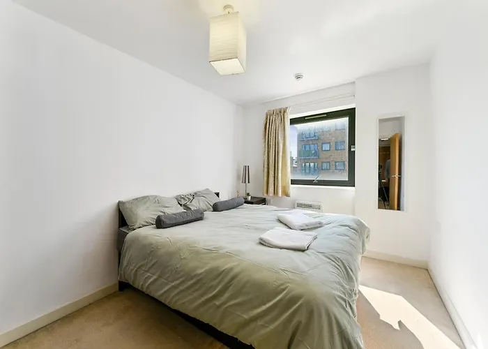 Luxe 1 Bed Flat 5 Mins To Stratford - Free Parking