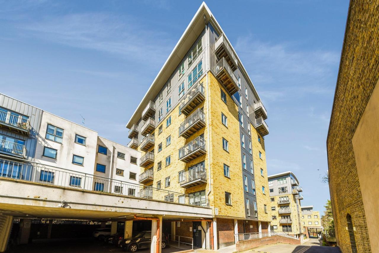 Luxe 1 Bed Flat 5 Mins To Stratford - Free Parking Apartment *